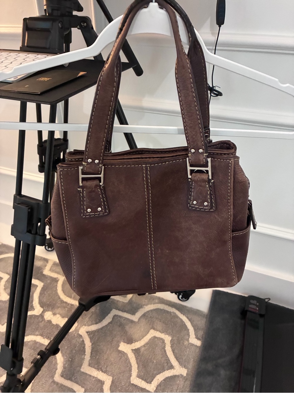 Fossil Women's Brown Leather Shoulder Bag with Dual Handles - Picture 7 of 7